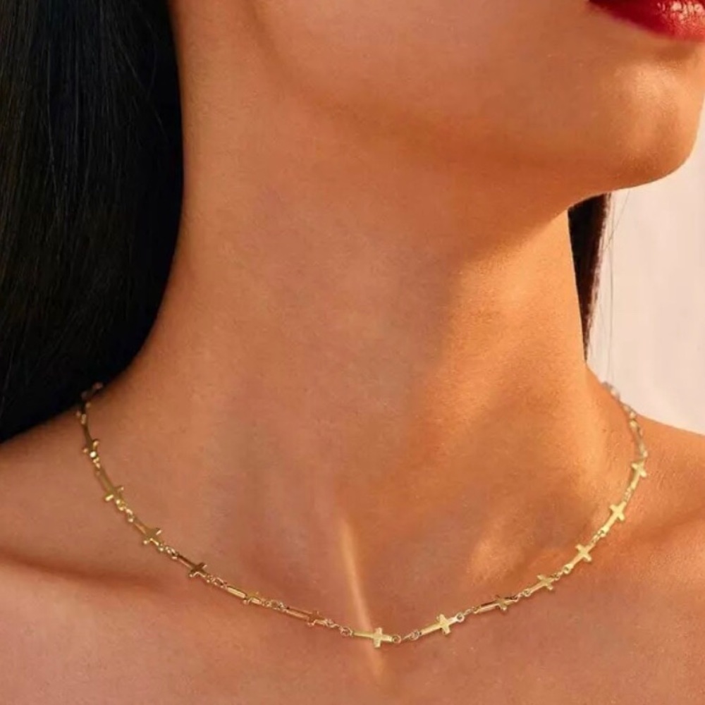 ✨✨✨Dainty Sideway Cross Necklace✨✨✨ - Picture 1 of 4